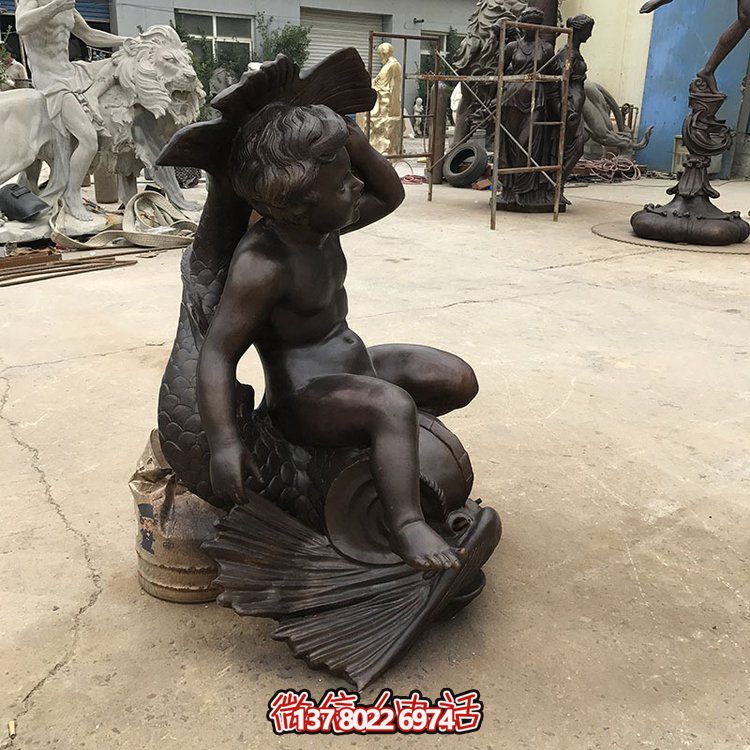 創(chuàng)意銅雕魚坐椅，讓兒童享受景觀之美