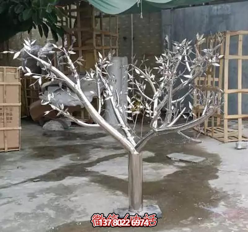 柏不銹鋼樹(shù)雕塑，點(diǎn)綴景區(qū)戶外空間